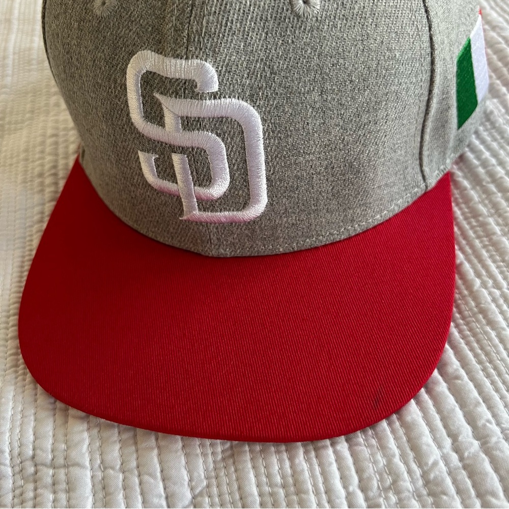 San Diego Padres 2019 Italian Heritage Baseball Adjustable Baseball Cap - Picture 7 of 7